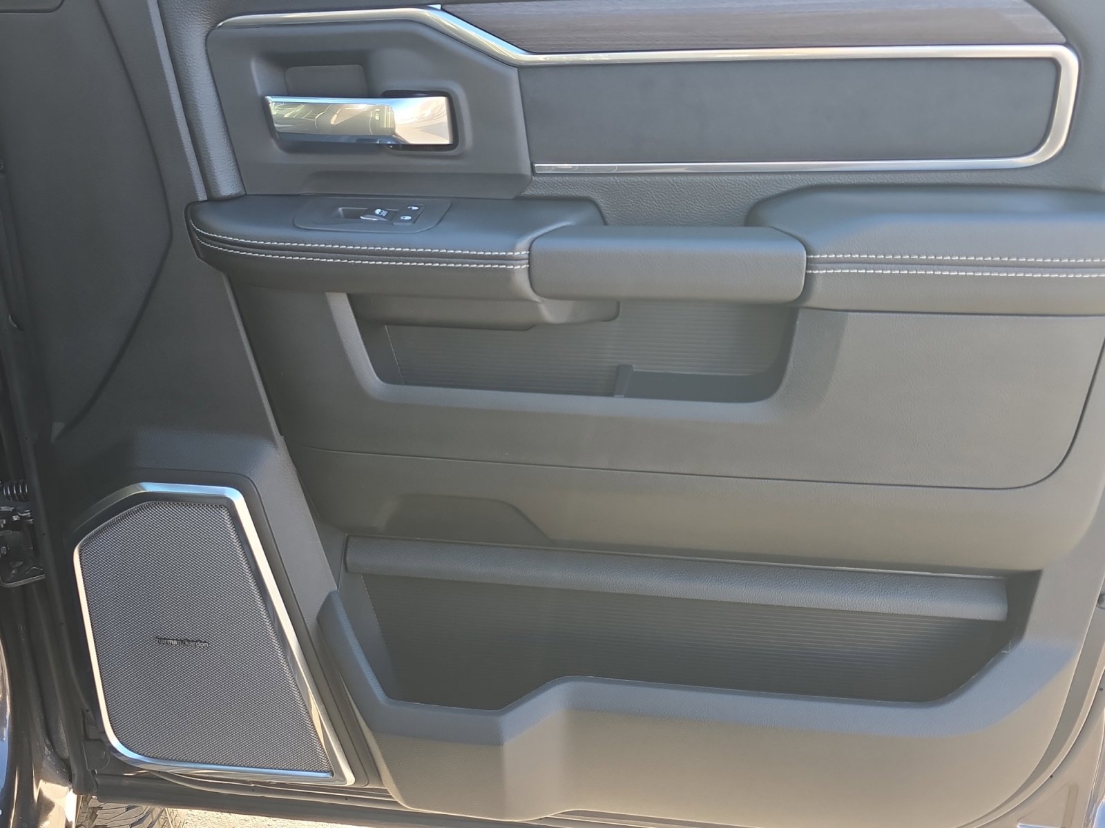 New 2026 RAM 2500 Laramie image 32