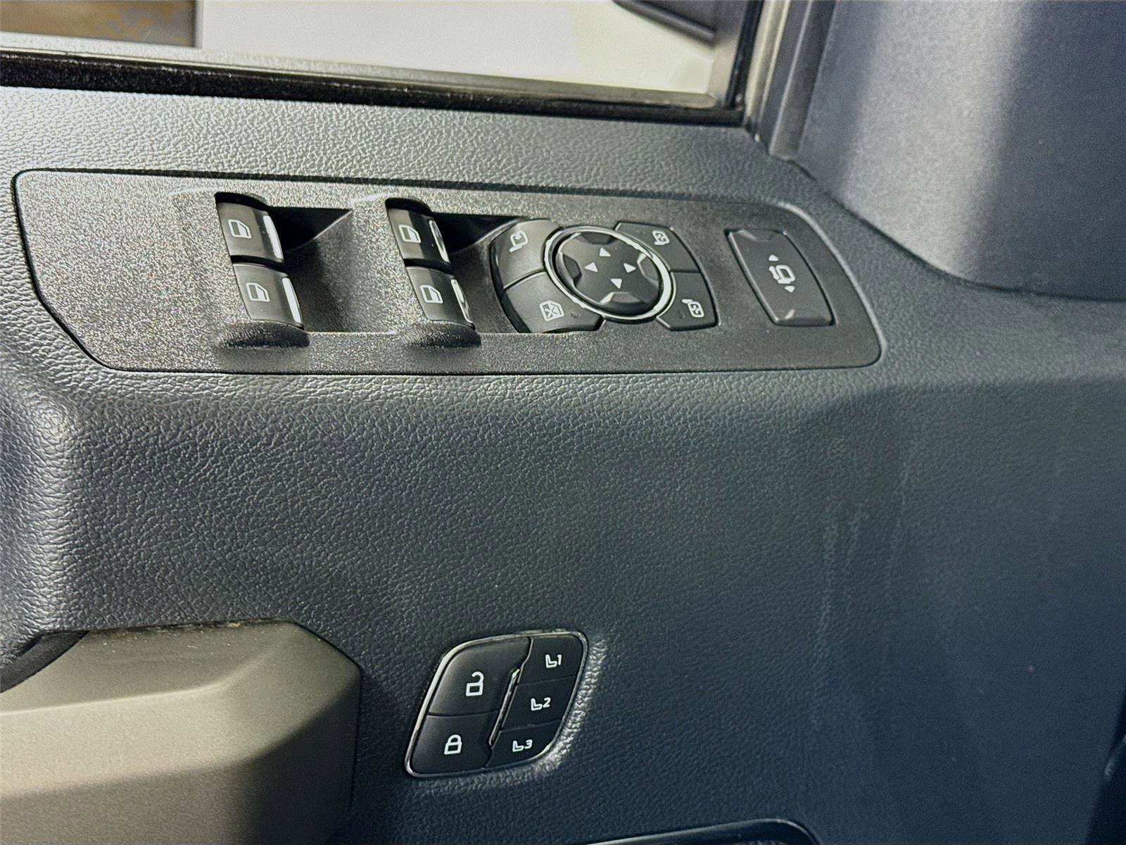 Used 2022 Ford F350 Lariat w/ Lariat Ultimate Package image 12