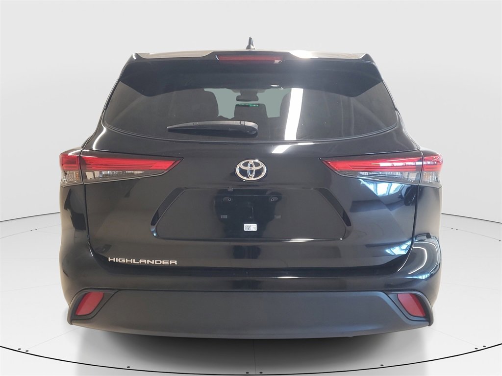 Used 2023 Toyota Highlander L image 6