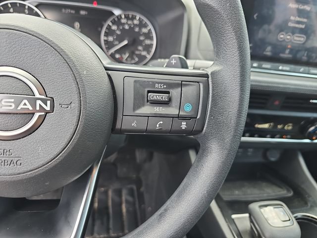 Used 2024 Nissan Rogue SV FWD image 14