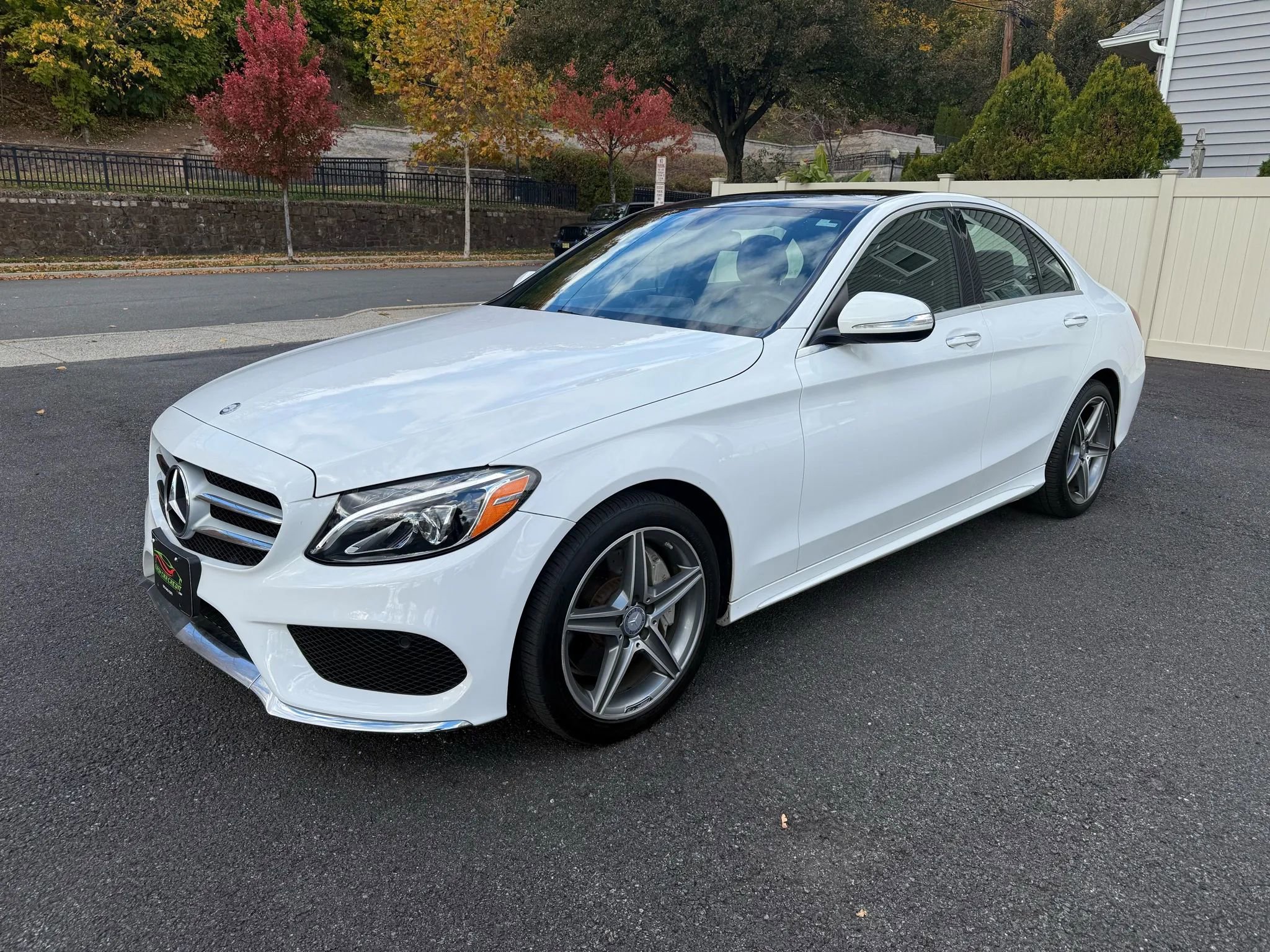 Used 2015 Mercedes-Benz C 300 4MATIC Sedan image 2