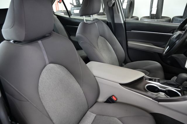 Used 2022 Toyota Camry LE AWD/4WD image 9