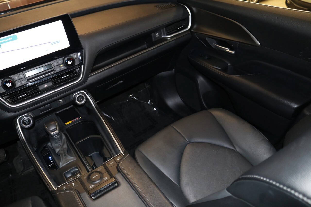 Used 2024 Toyota Grand Highlander AWD image 18