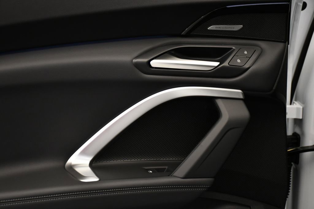 Certified 2025 Audi Q5 2.0T Premium Plus w/ Premium Plus image 40