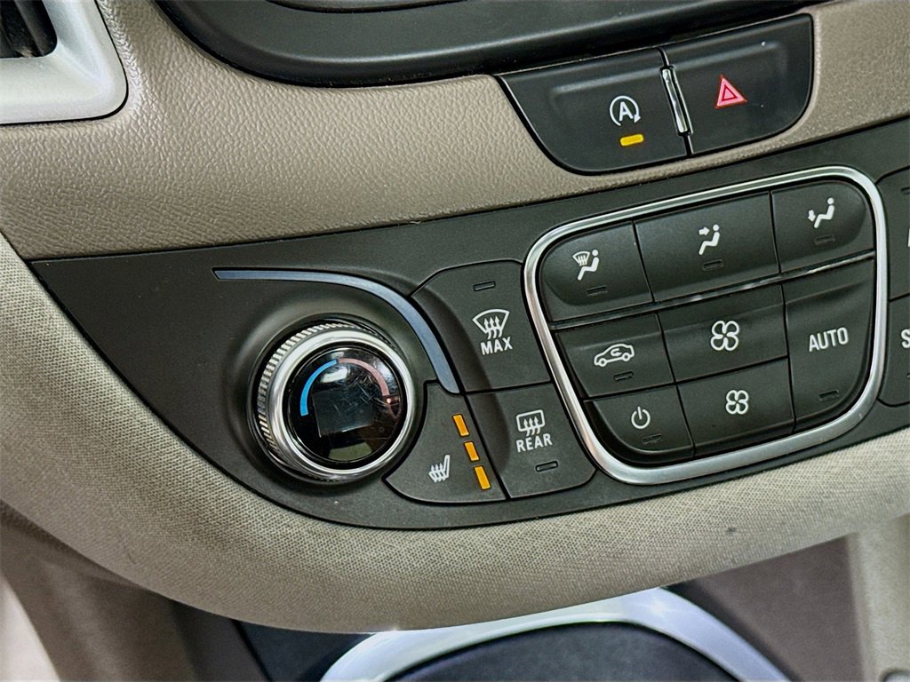 Used 2022 Chevrolet Malibu LT image 21