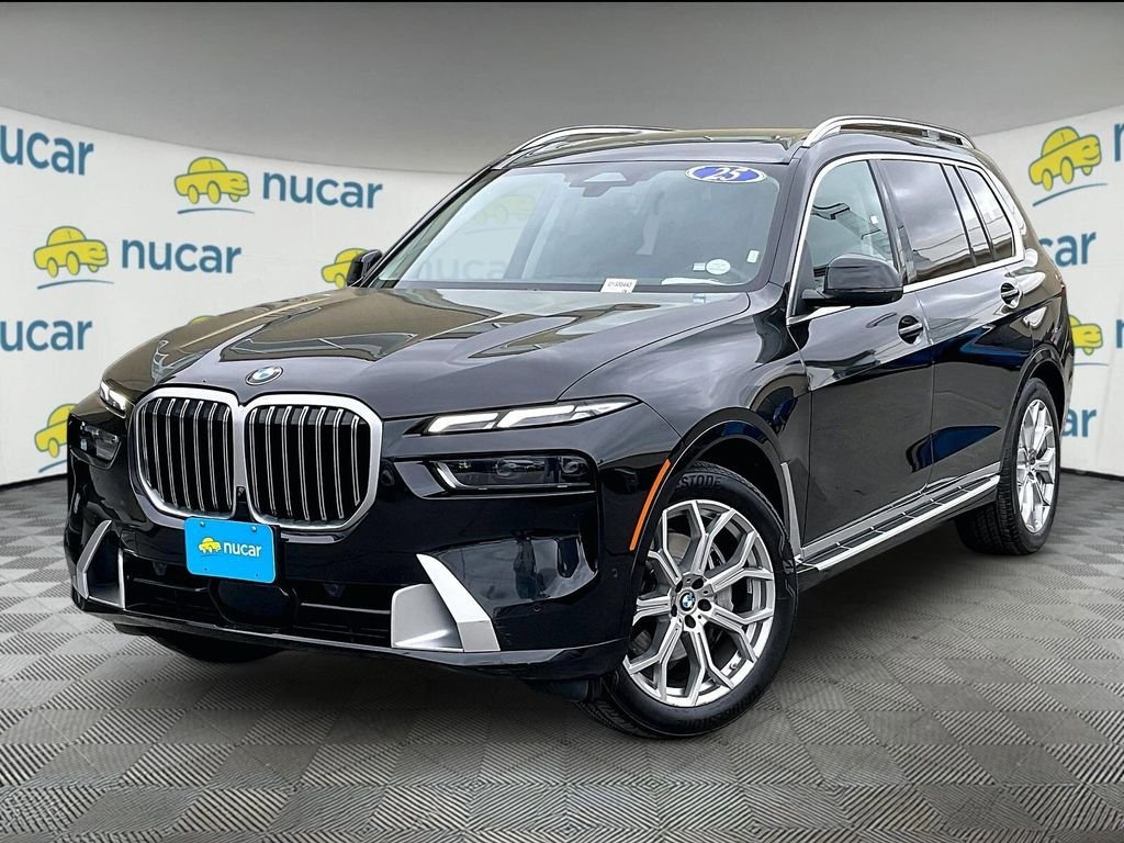 Used 2025 BMW X7 xDrive40i AWD/4WD image 3