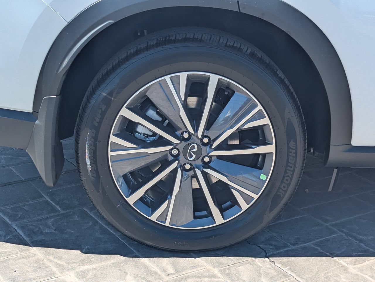 Certified 2027 INFINITI QX60 Luxe w/ Family Package FWD image 9