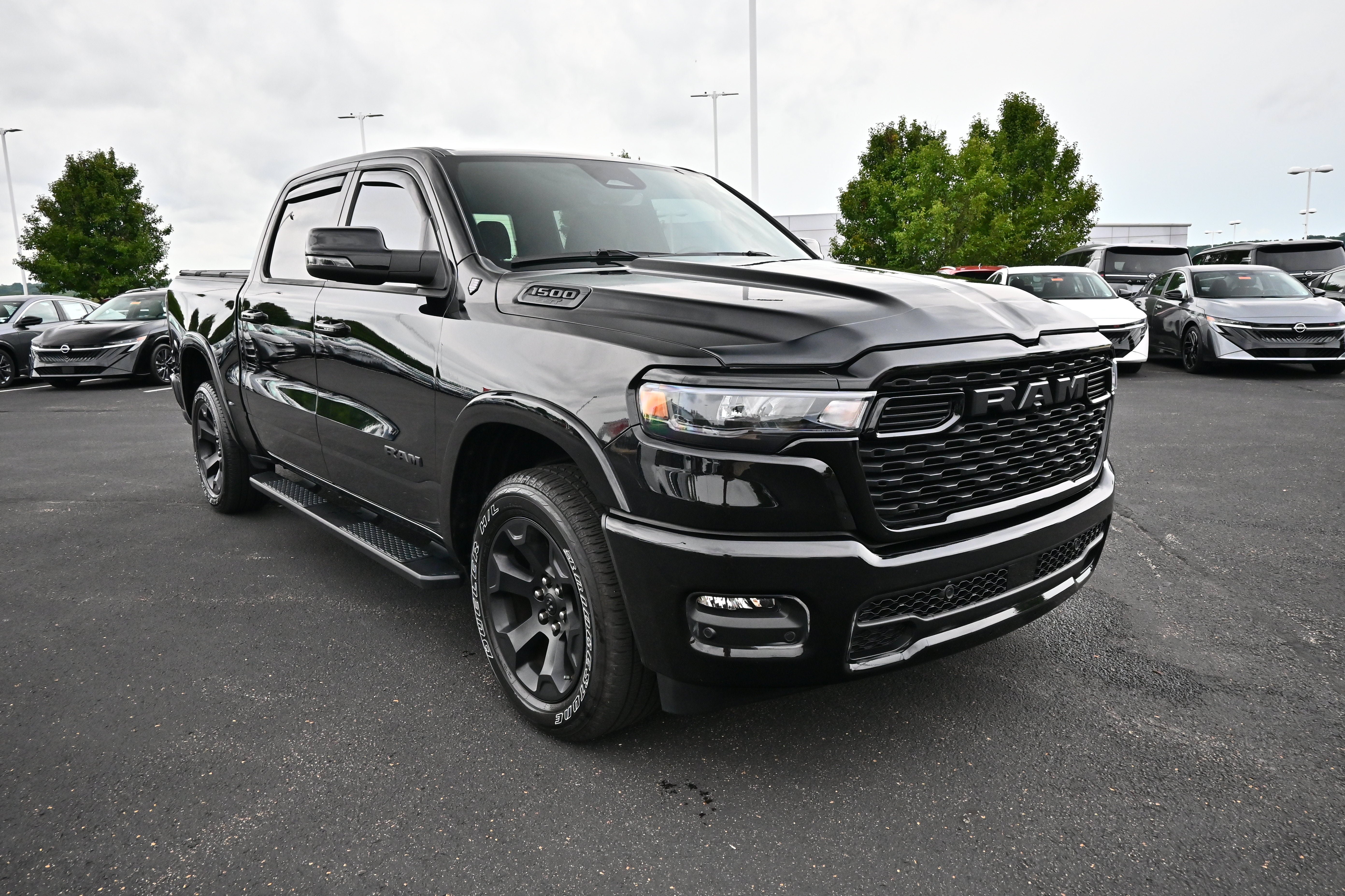 Used 2025 RAM 1500 Big Horn AWD/4WD image 2