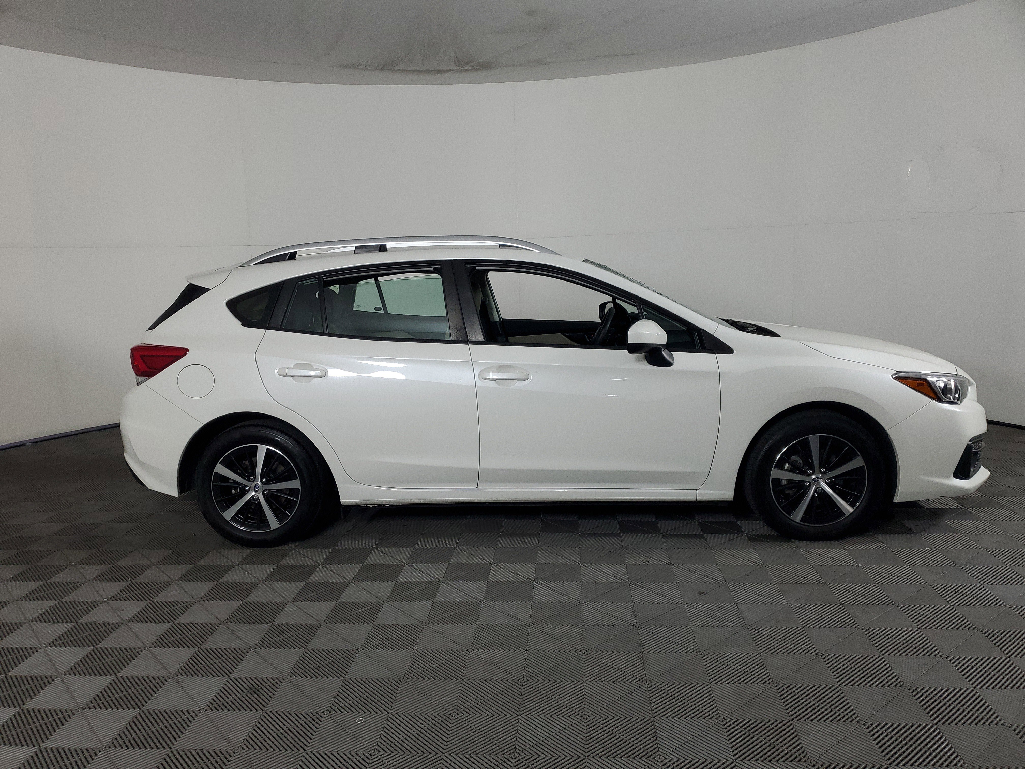 Used 2023 Subaru Impreza Premium image 3