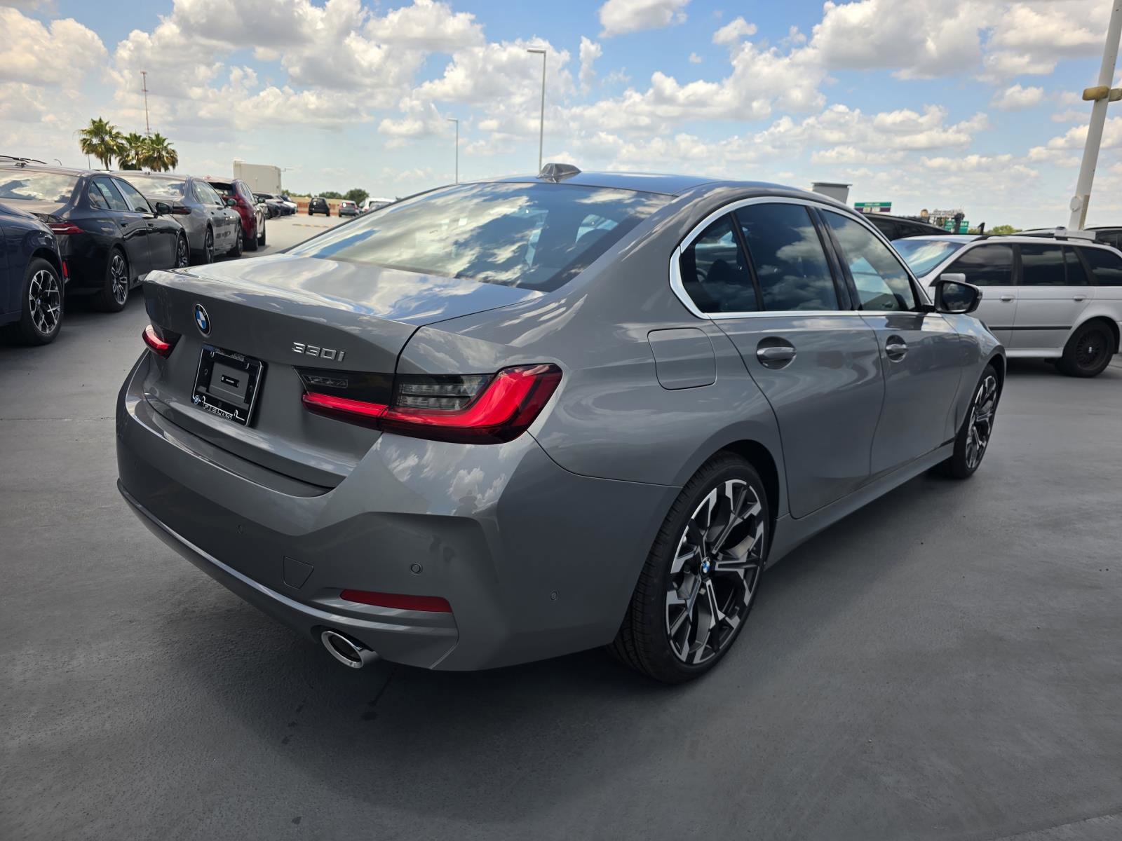 New 2026 BMW 330i Sedan w/ Premium Package RWD image 2