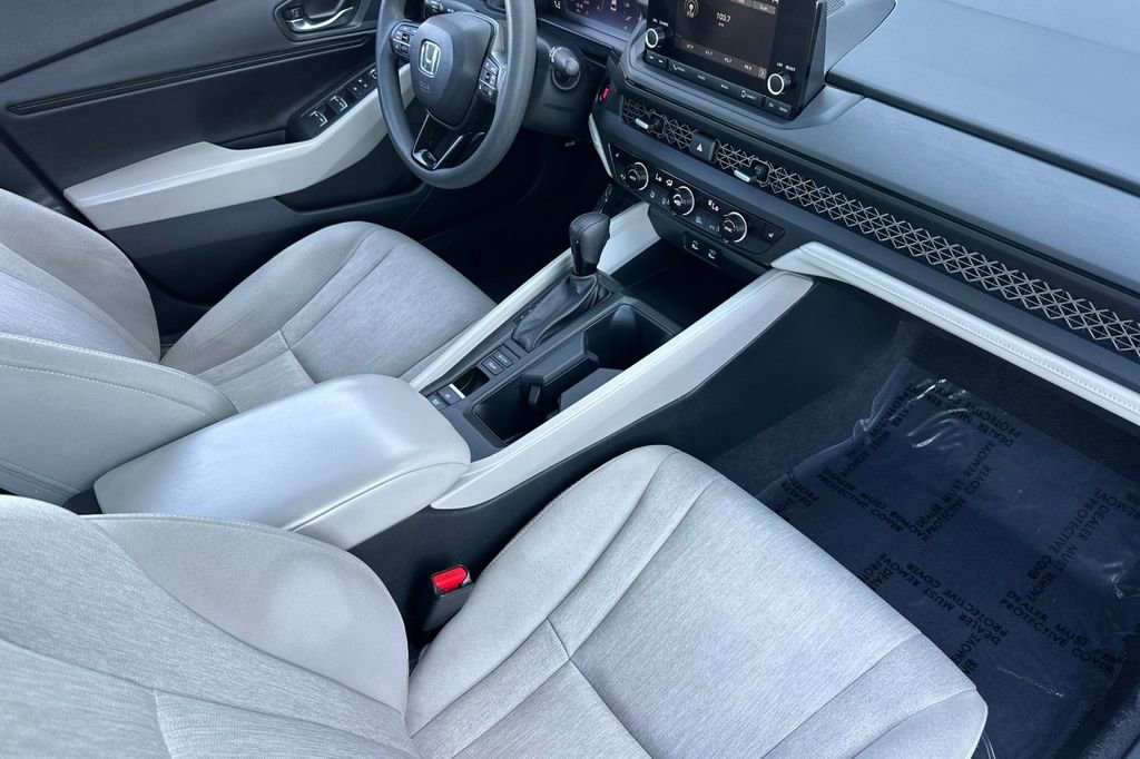Used 2023 Honda Accord EX image 16
