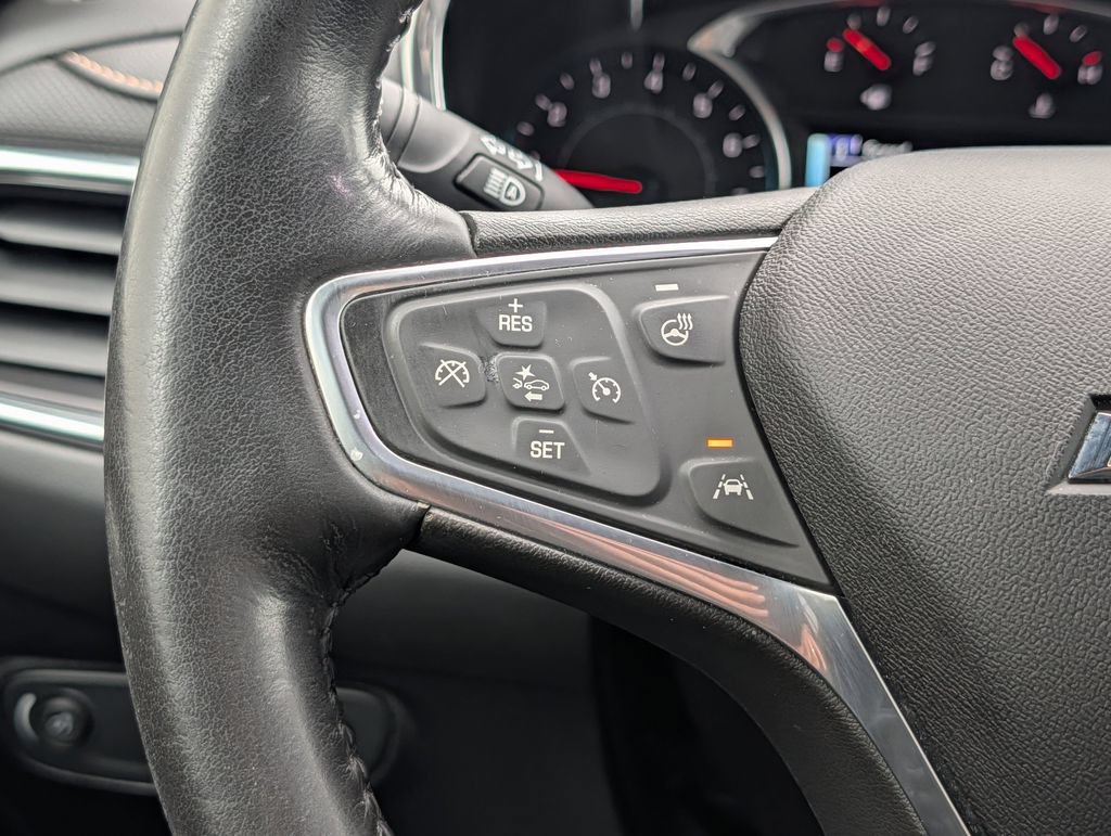 Used 2018 Chevrolet Equinox Premier FWD image 24