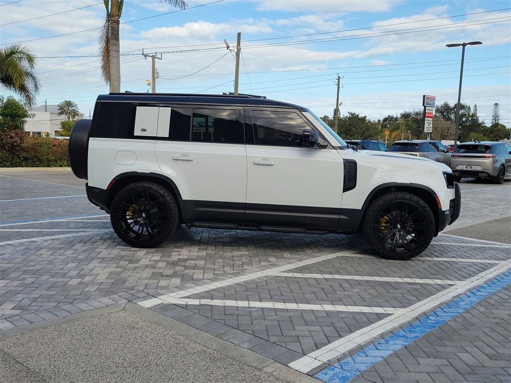 Used 2024 Land Rover Defender 110 S image 6