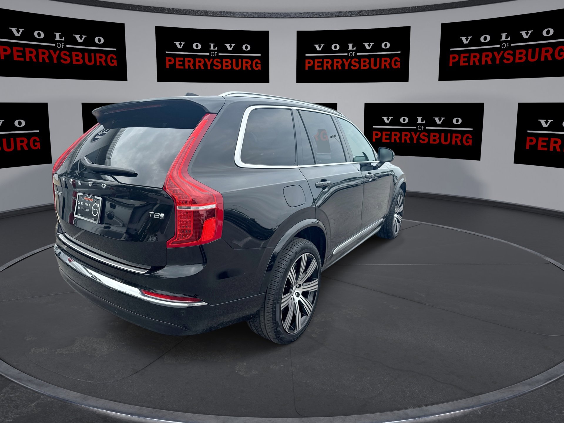 Used 2025 Volvo XC90 T8 Core w/ Protection Package Premier image 8