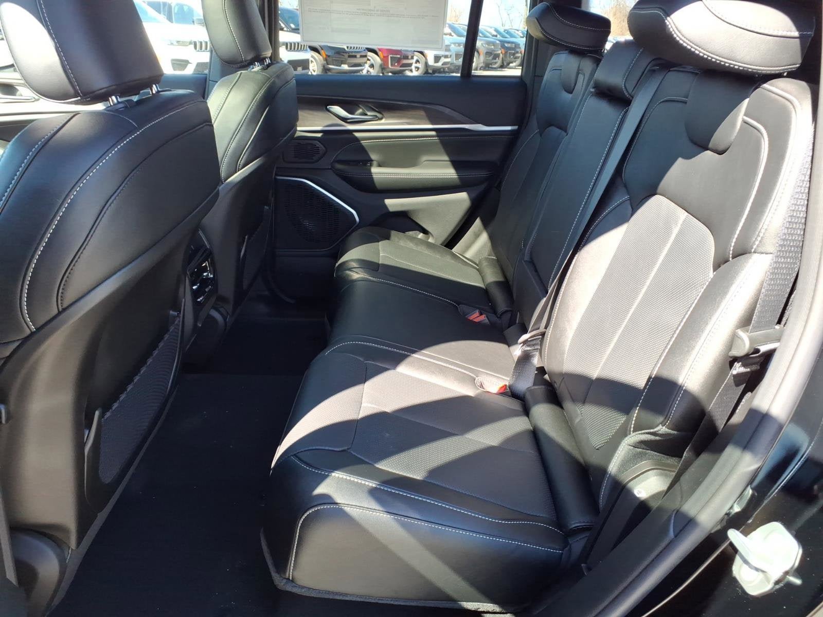 New 2026 Jeep Grand Cherokee Limited AWD/4WD image 7