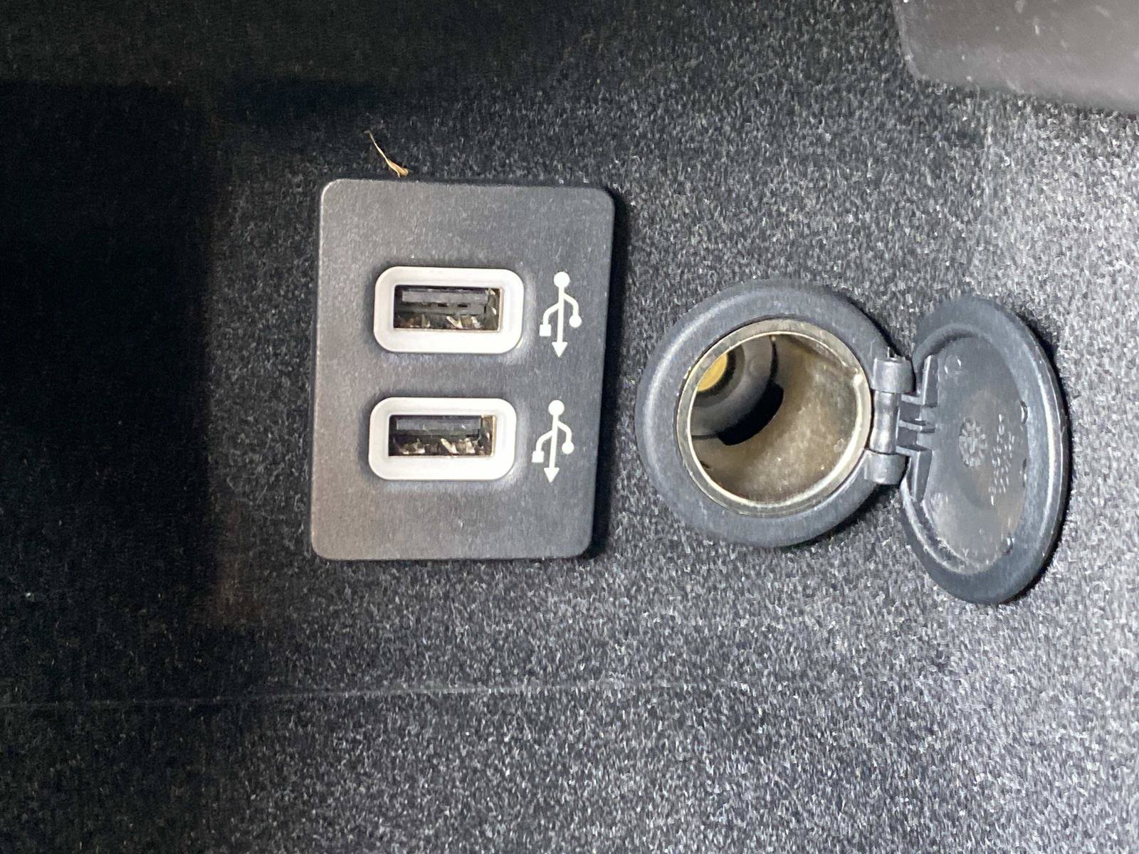 Used 2017 Lincoln Continental Select FWD image 13