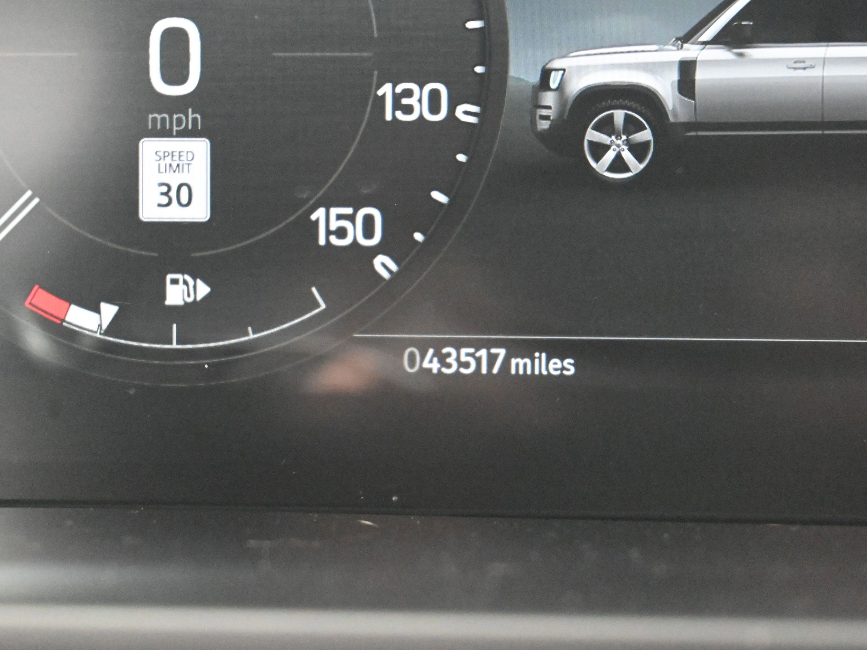 Used 2023 Land Rover Defender 110 X-Dynamic SE image 18