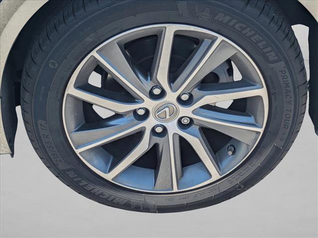 Used 2016 Lexus ES 300h w/ Luxury Package w/Wood Trim FWD image 17