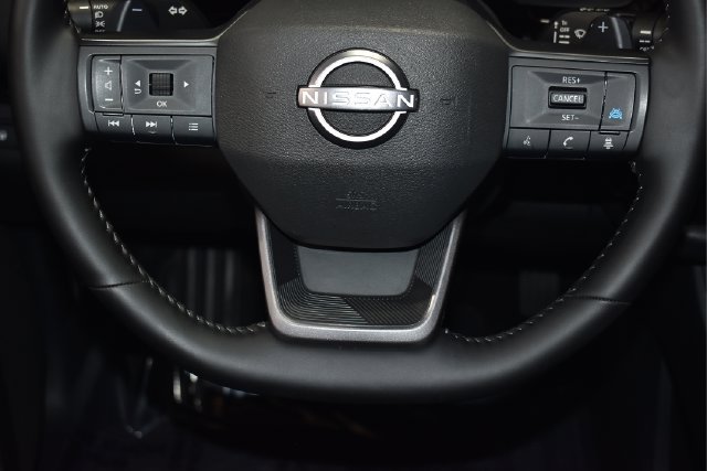 Used 2026 Nissan Pathfinder SV AWD/4WD image 29