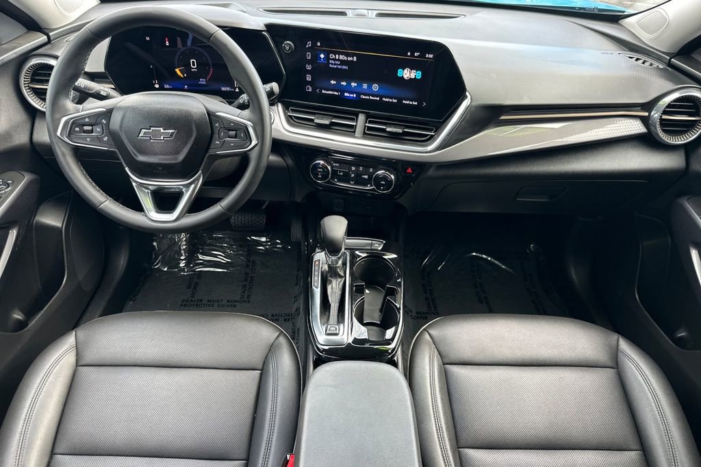 Used 2025 Chevrolet Trax ACTIV w/ Driver Confidence Package image 10