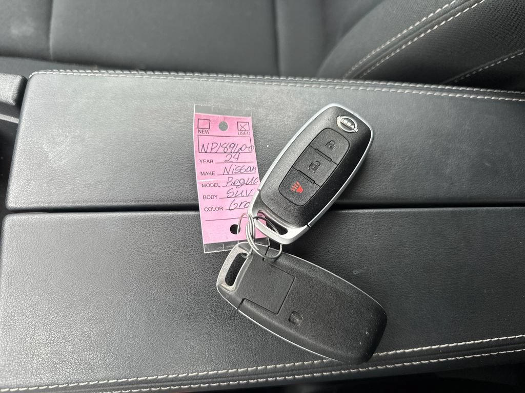 Used 2024 Nissan Rogue S FWD image 20