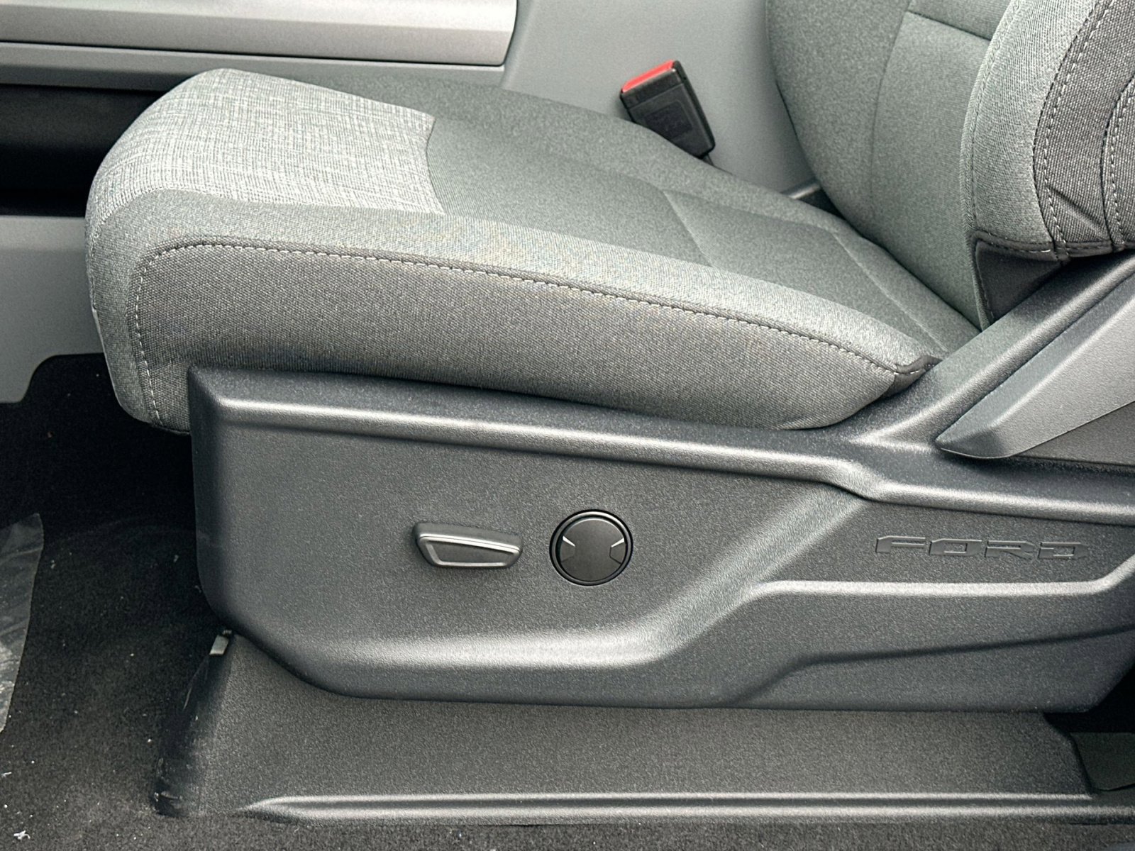 New 2026 Ford F350 XLT w/ 360-Degree Camera Package image 14