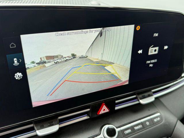 Used 2025 Hyundai Elantra SEL FWD image 15