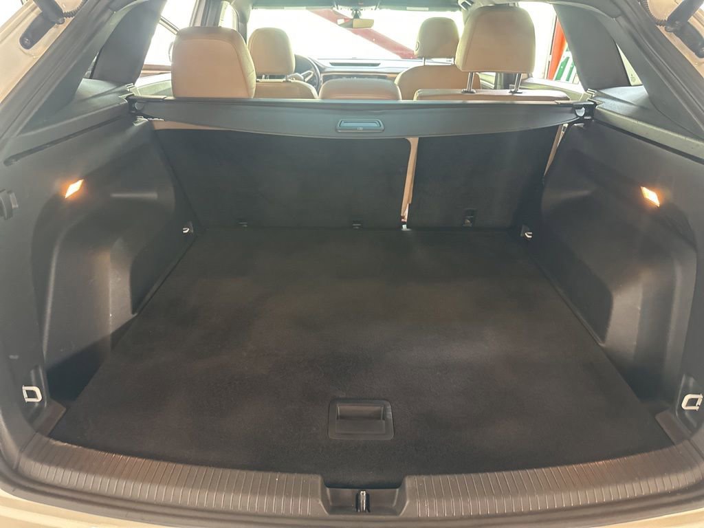 Used 2020 Volkswagen Atlas Cross Sport SE w/ Panoramic Sunroof Package AWD/4WD image 31