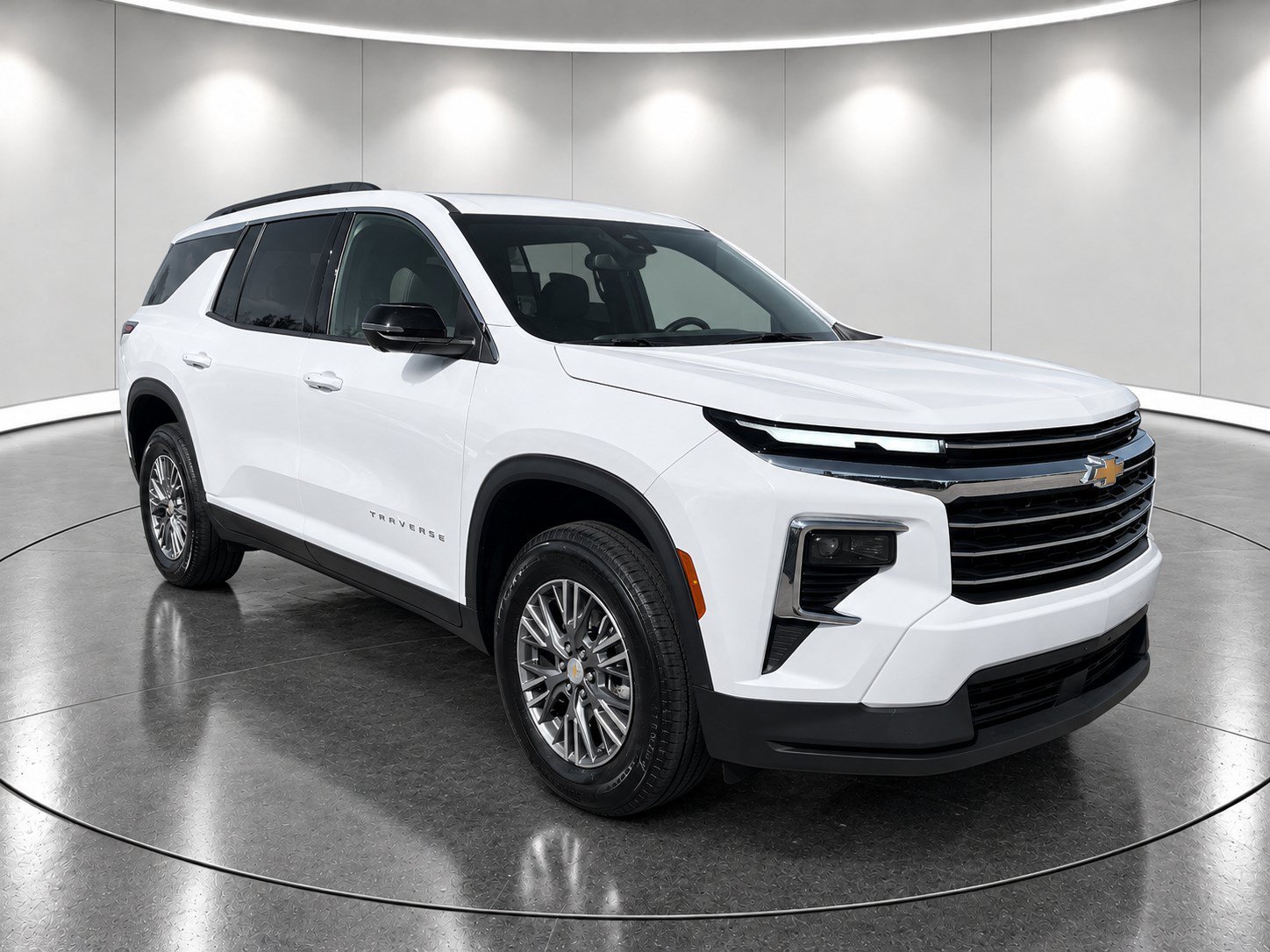 Used 2024 Chevrolet Traverse LT FWD image 3