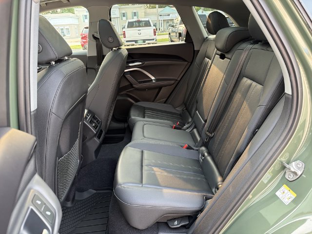 Used 2025 Audi Q5 Premium w/ Convenience Package AWD/4WD image 26