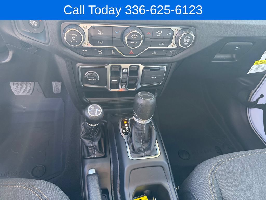 New 2025 Jeep Gladiator Sport AWD/4WD image 18