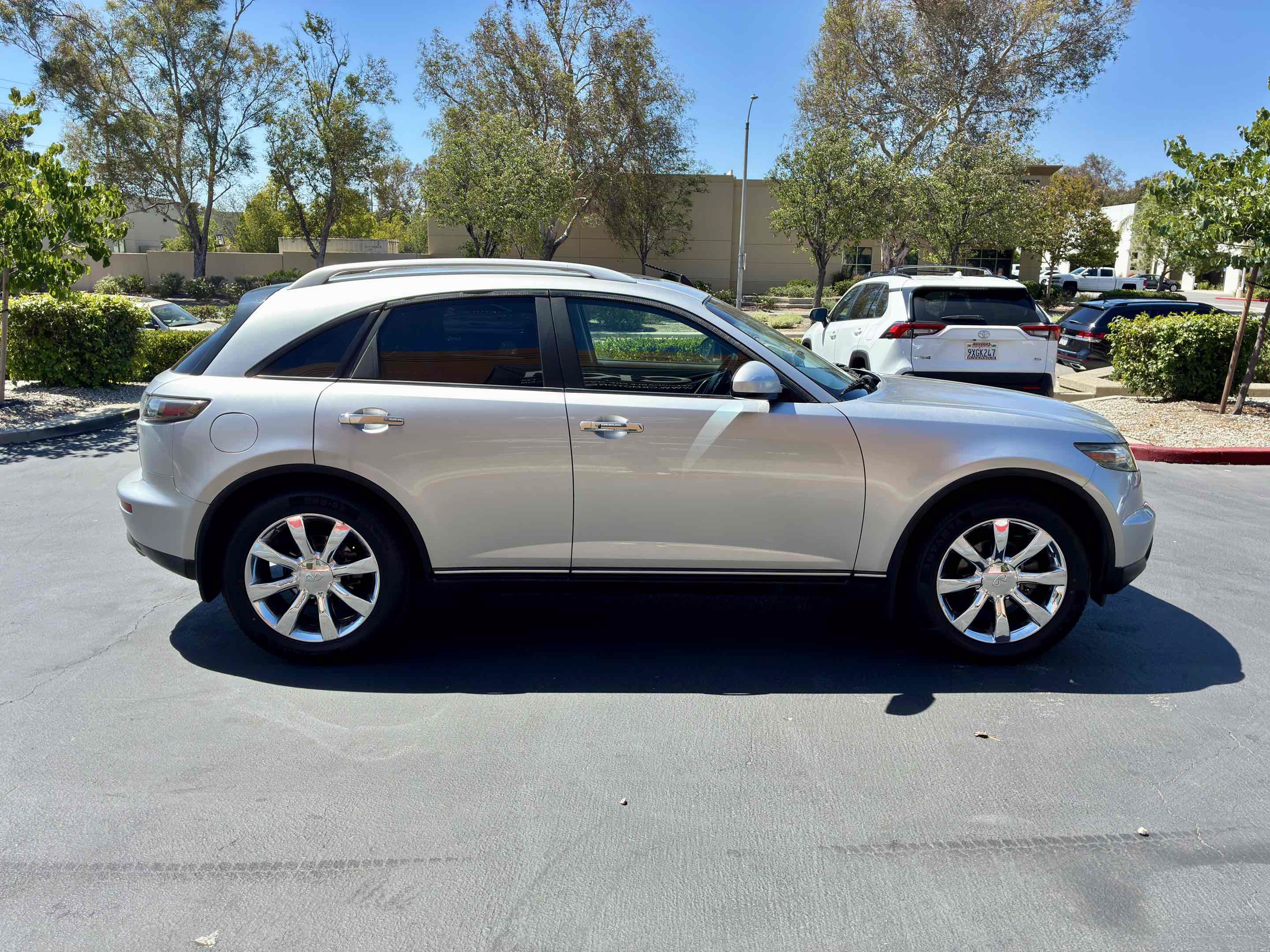Used 2005 INFINITI FX45 AWD w/ (U01) Technology Pkg image 7