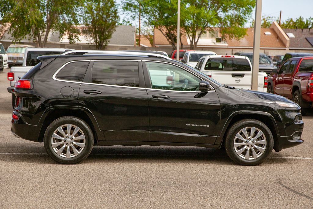 Used 2018 Jeep Cherokee Overland AWD/4WD image 4
