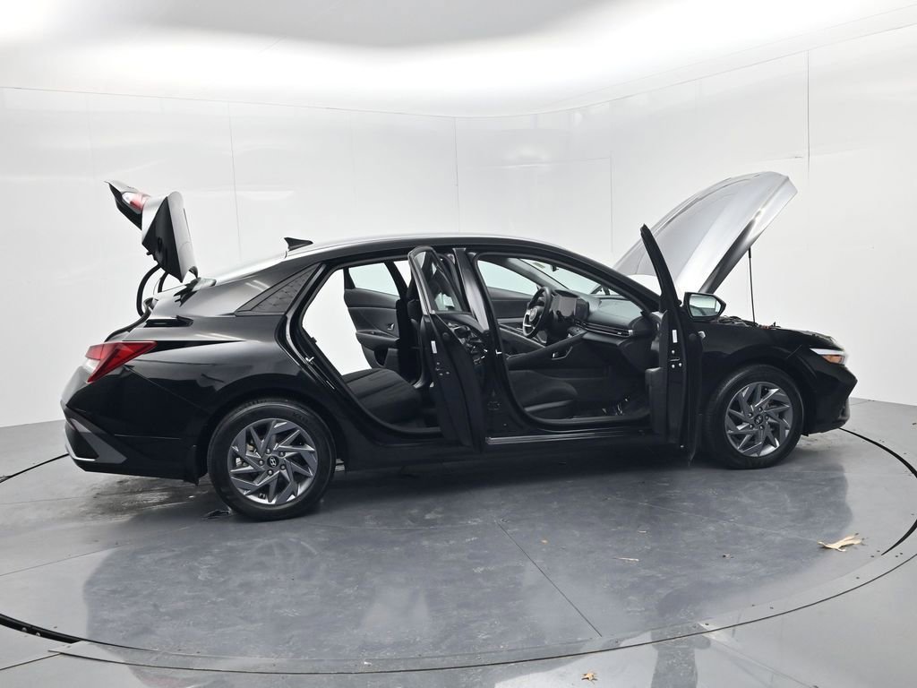 Used 2024 Hyundai Elantra SEL image 57