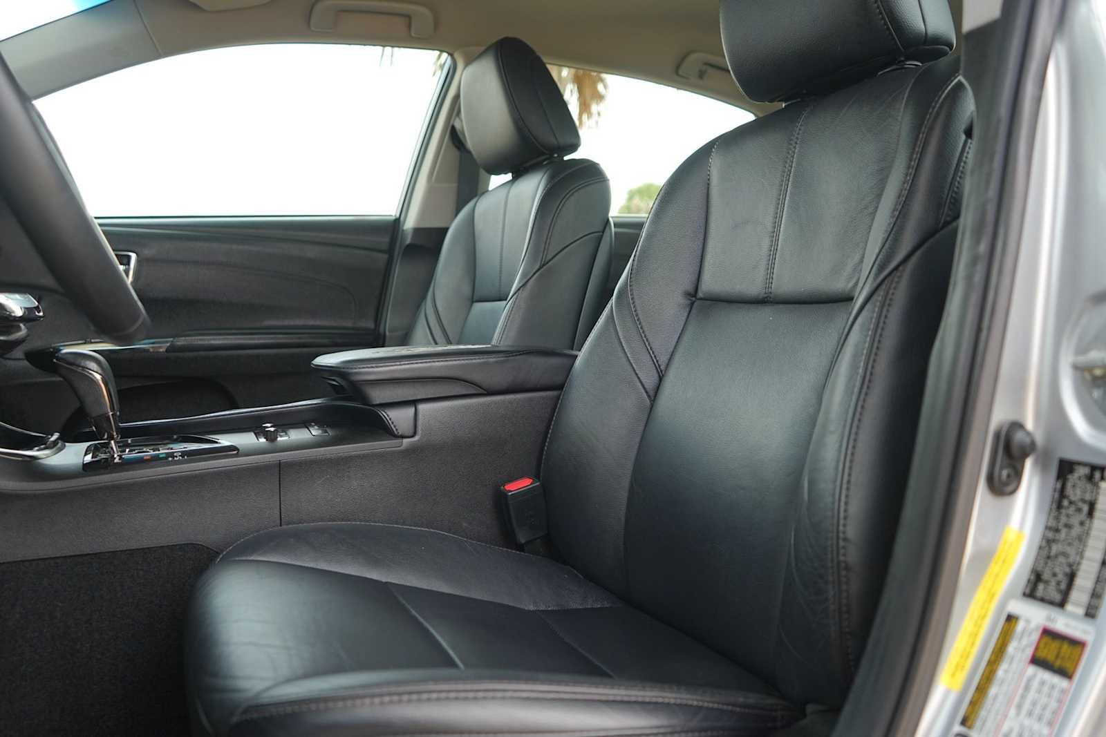 Used 2018 Toyota Avalon XLE FWD image 11