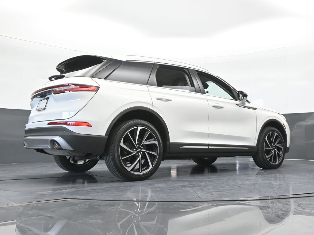 Used 2023 Lincoln Corsair Reserve AWD/4WD image 57