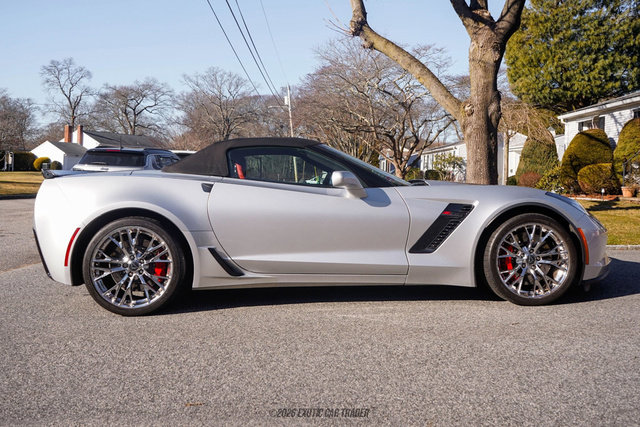 Used 2015 Chevrolet Corvette Z06 w/ 3LZ Preferred Equipment Group RWD image 19