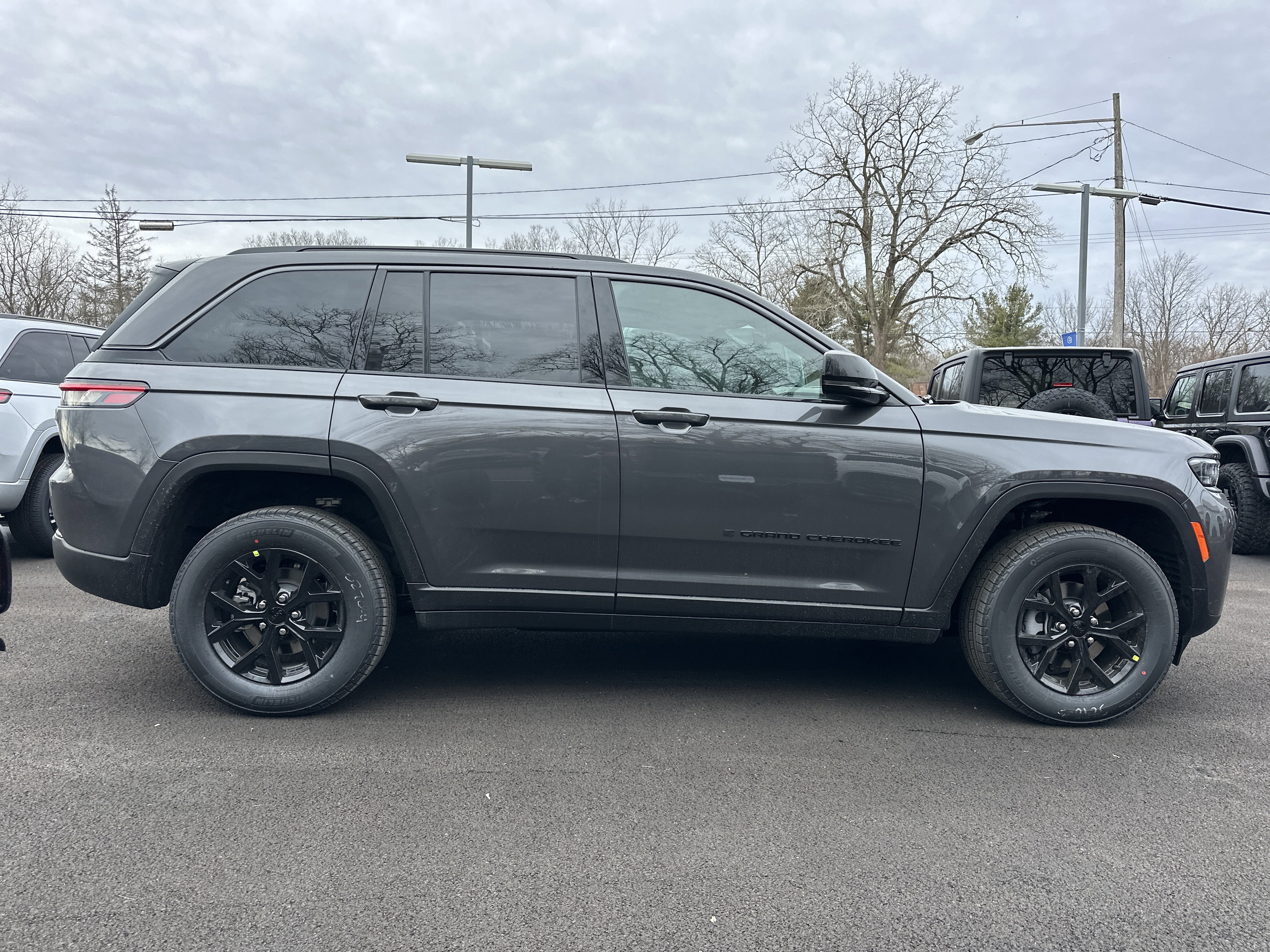 New 2026 Jeep Grand Cherokee Altitude image 18