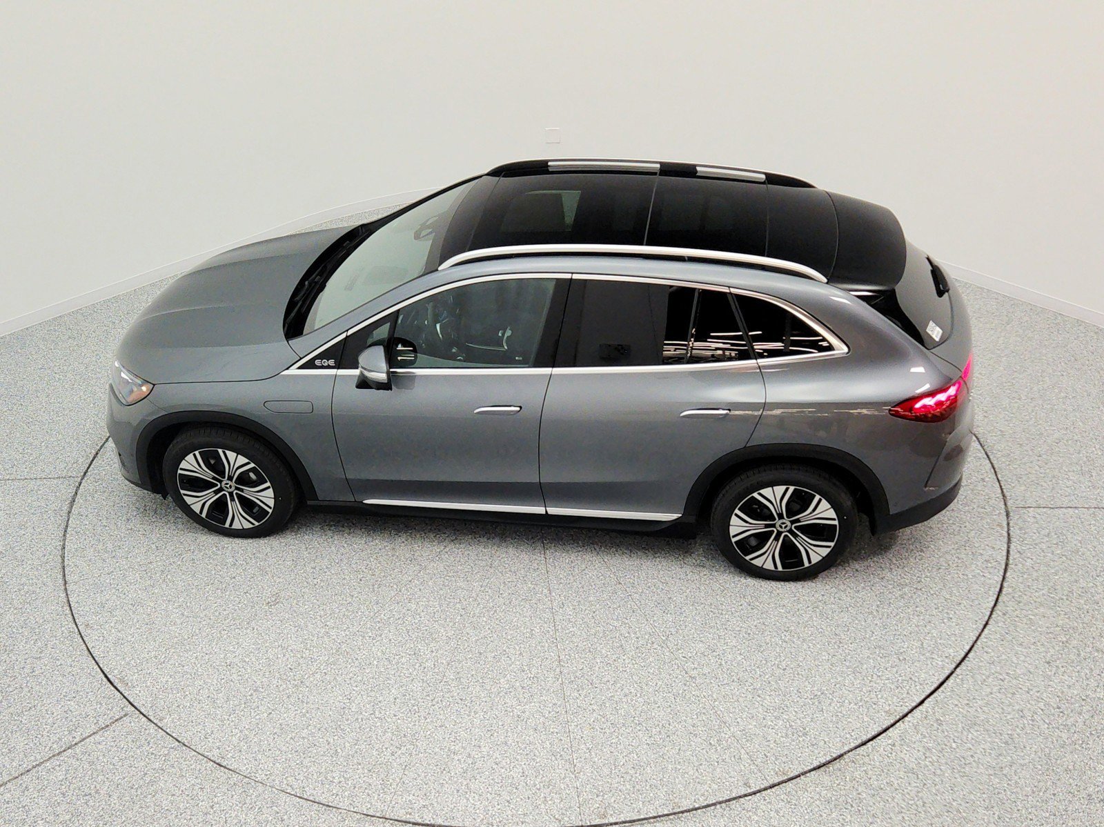 New 2026 Mercedes-Benz EQE 320 4MATIC SUV image 22
