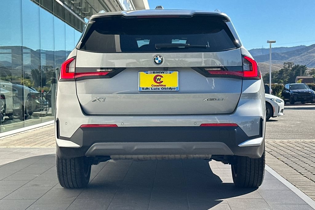 Used 2023 BMW X1 xDrive28i w/ Premium Package AWD/4WD image 4