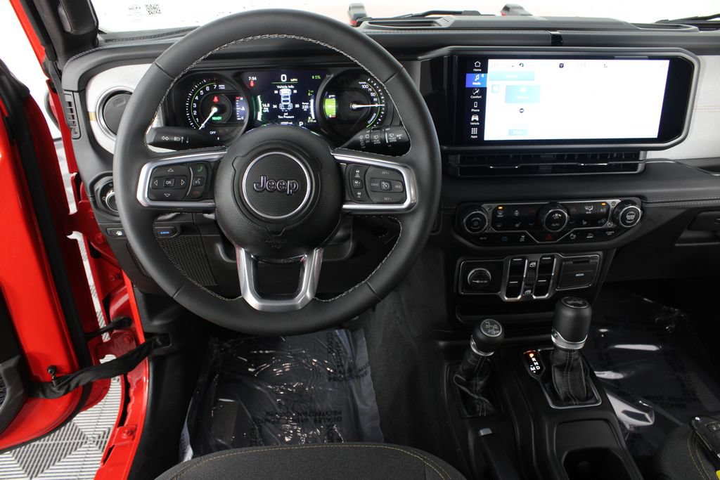 Used 2025 Jeep Wrangler Unlimited Sahara w/ Safety Group AWD/4WD image 10