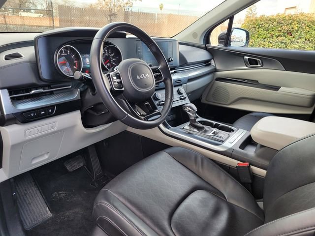 Certified 2024 Kia Carnival LX image 12