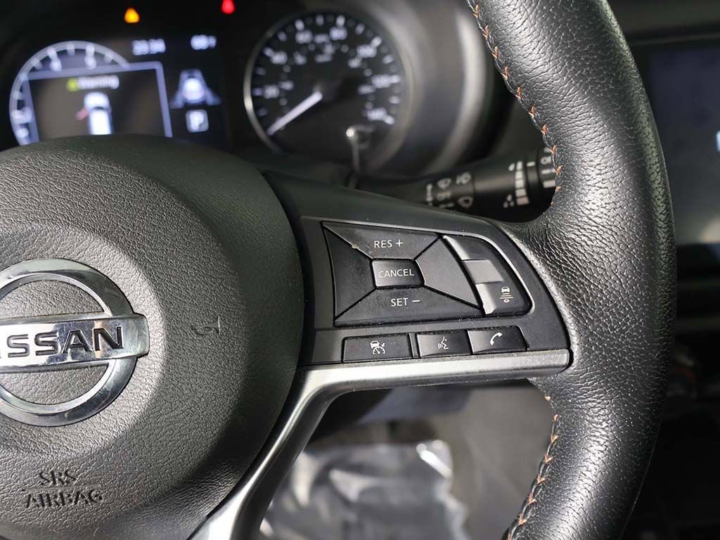 Used 2021 Nissan Kicks SR w/ Exterior Package image 40