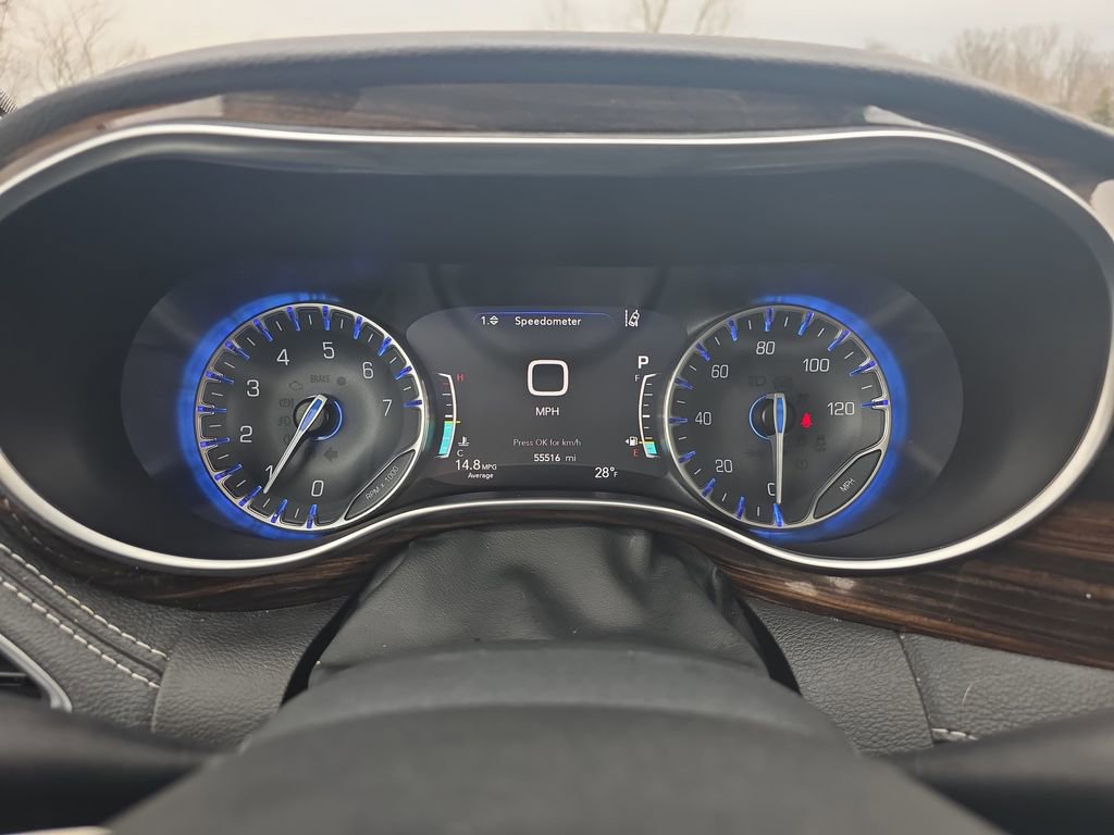 Used 2023 Chrysler Pacifica Limited FWD image 20