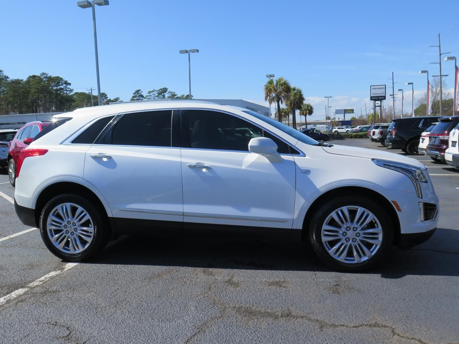 Used 2018 Cadillac XT5 Premium Luxury image 2