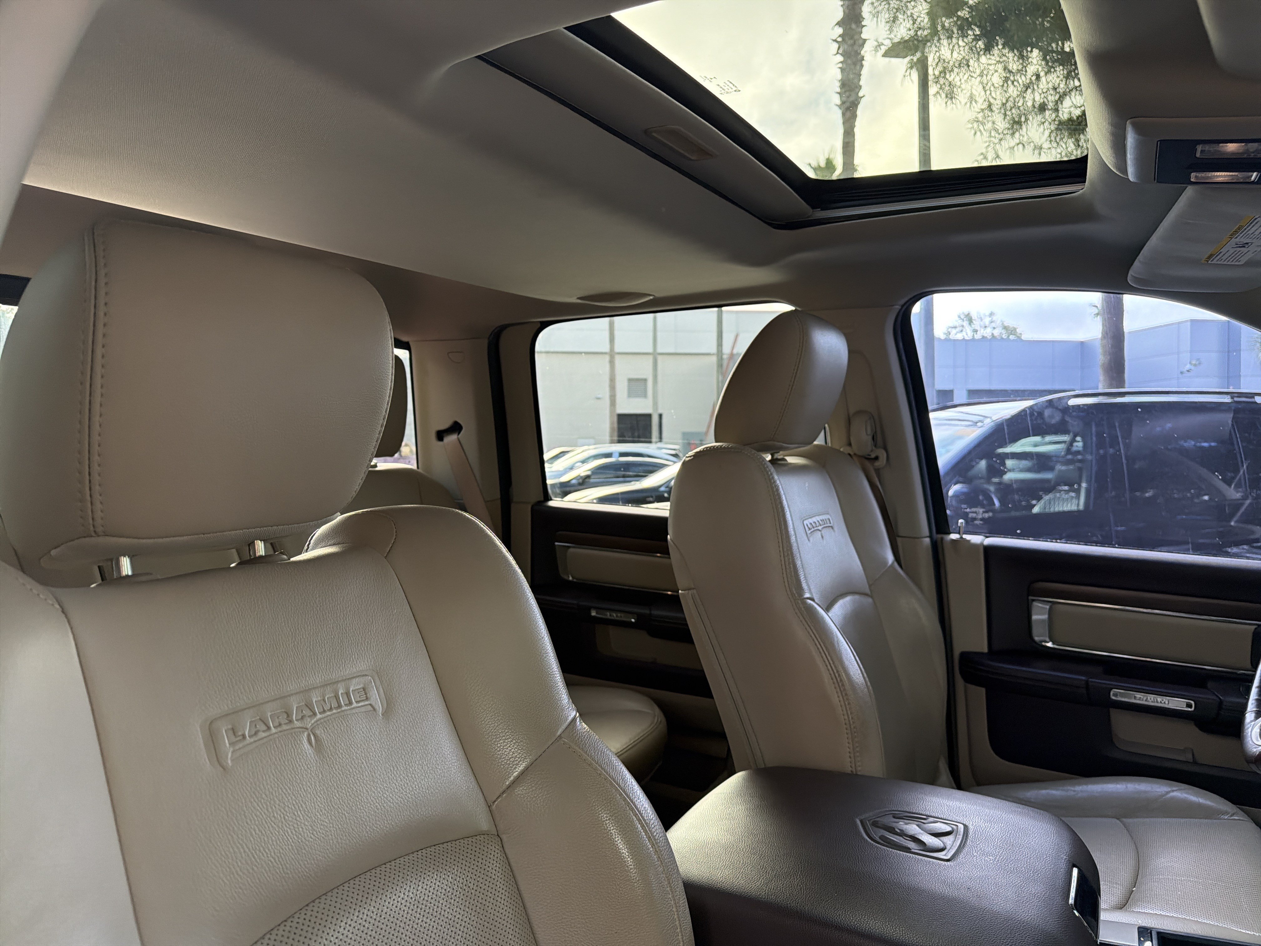 Used 2014 RAM 1500 Laramie w/ Convenience Group AWD/4WD image 41