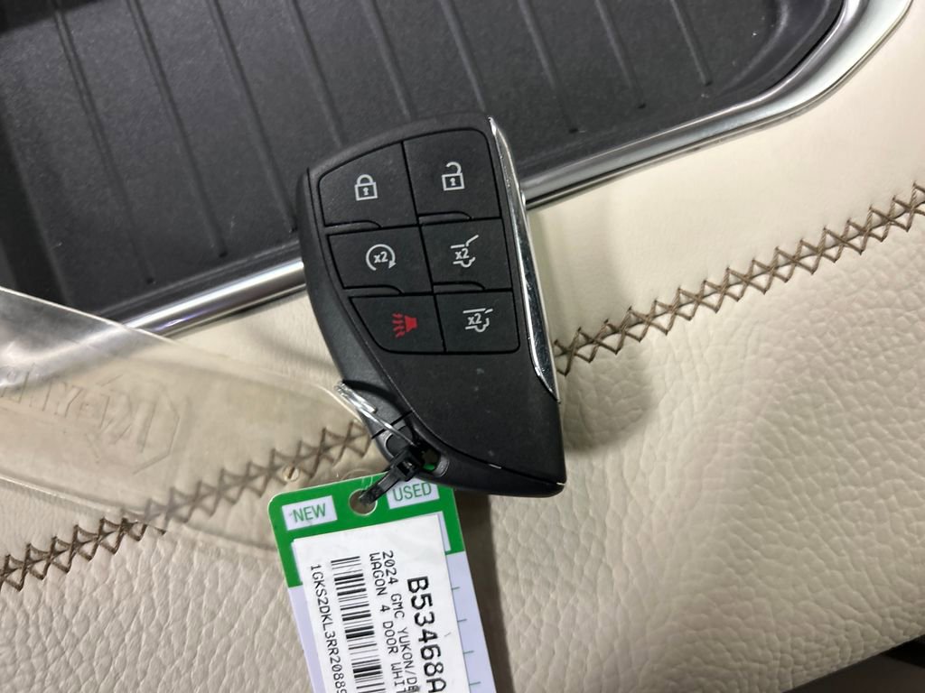 Used 2024 GMC Yukon Denali w/ Advanced Technology Package AWD/4WD image 22