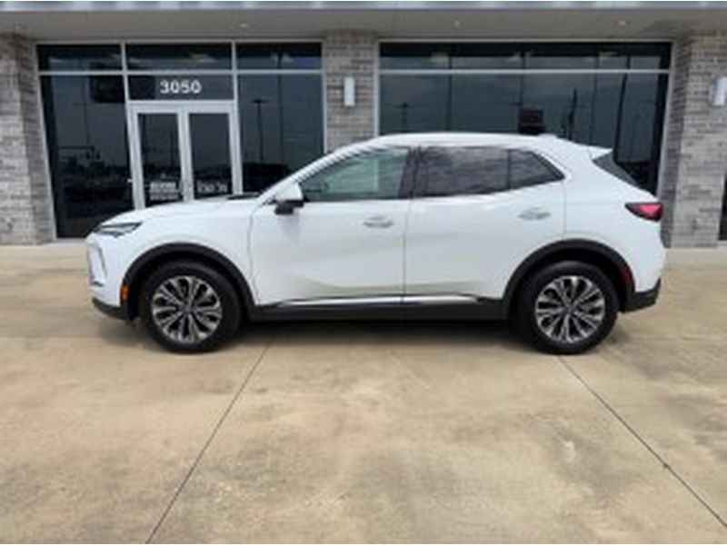 Used 2024 Buick Envision Preferred AWD/4WD image 9
