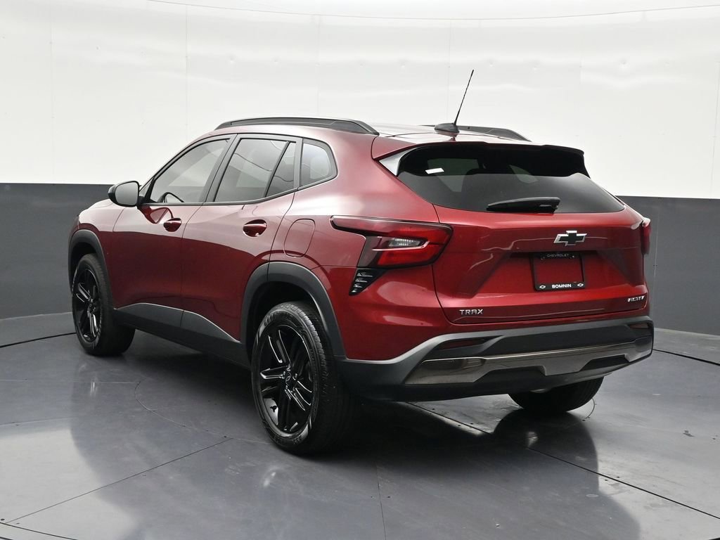 Used 2024 Chevrolet Trax ACTIV FWD image 3