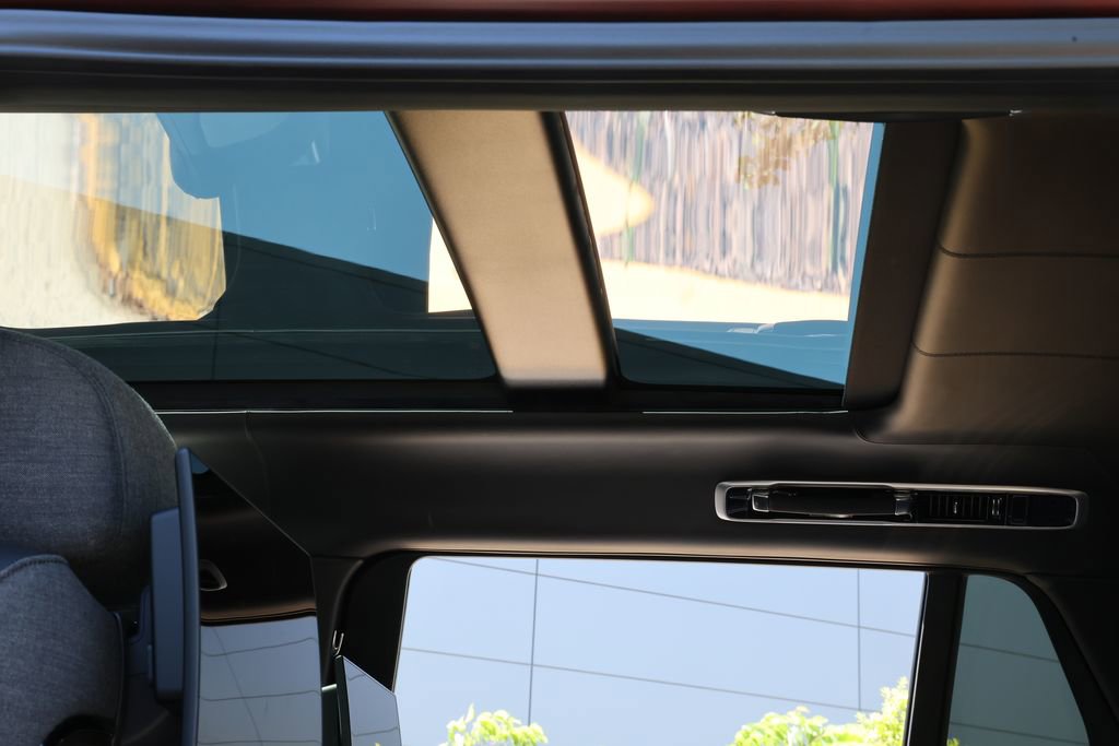 New 2026 Land Rover Range Rover SV AWD/4WD image 14